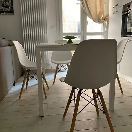 Sorbelli 1 E 2 Apartment